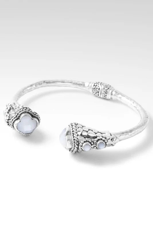 Unity Tip-To-Tip Bracelet™ in White Mother of Pearl