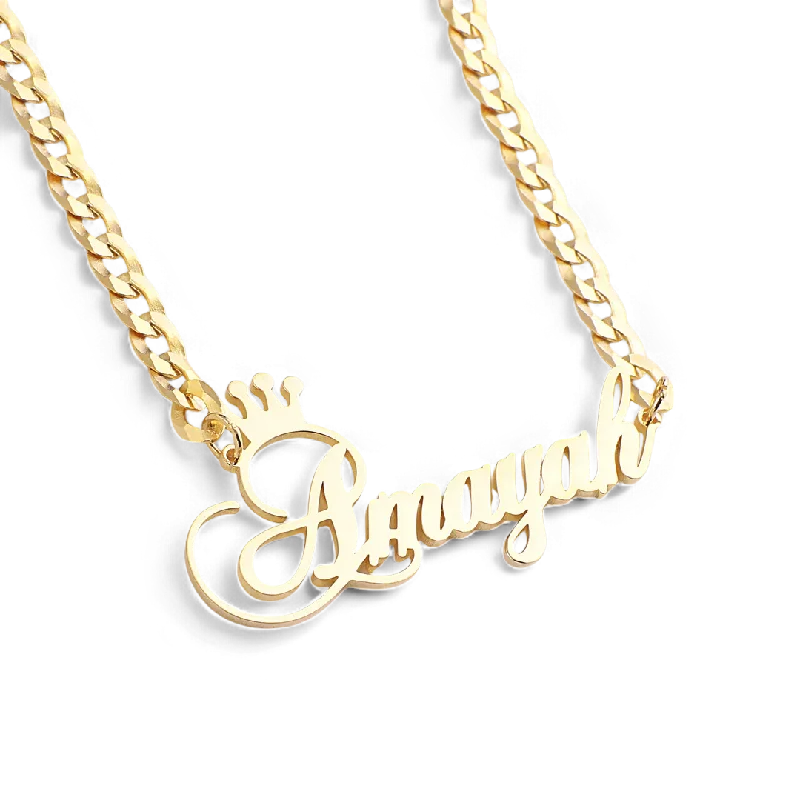 The Queen Name Necklace